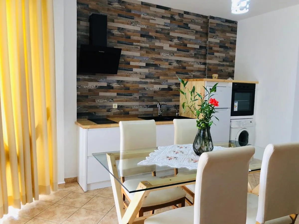Flora Apartments Sarandë