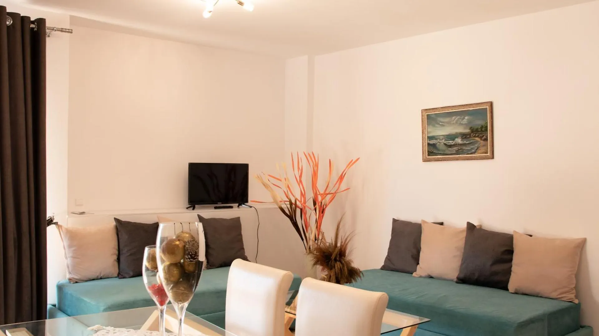 Flora Apartments Sarande