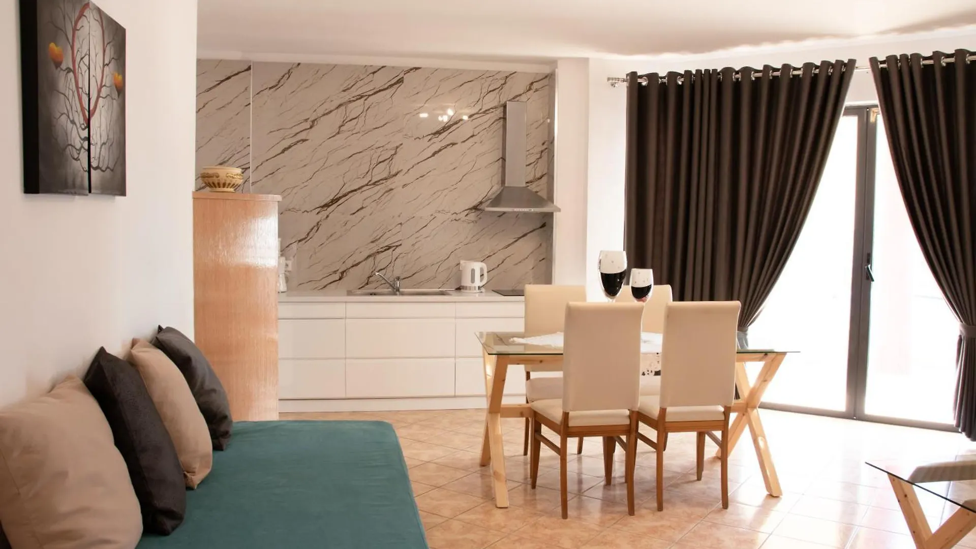 Flora Apartments Sarande