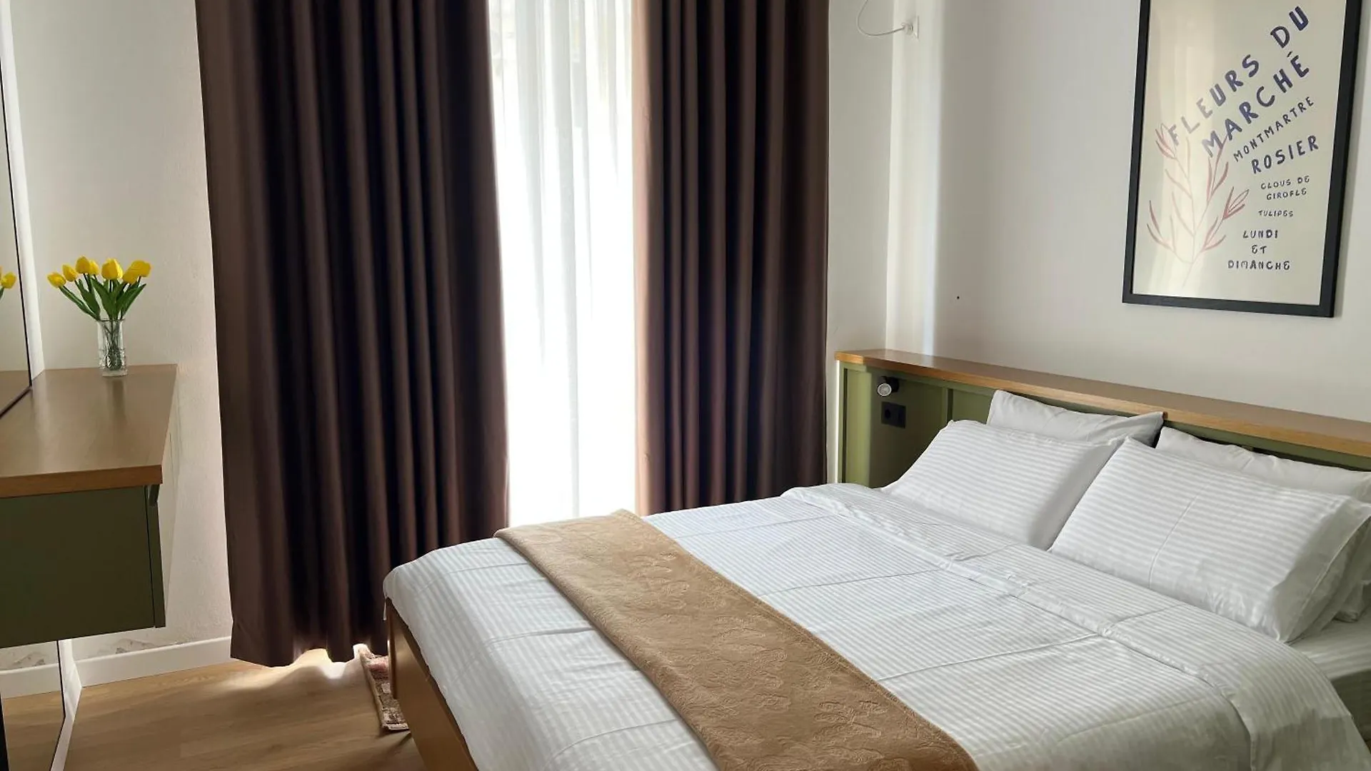 Flora Apartments Sarande 0*,