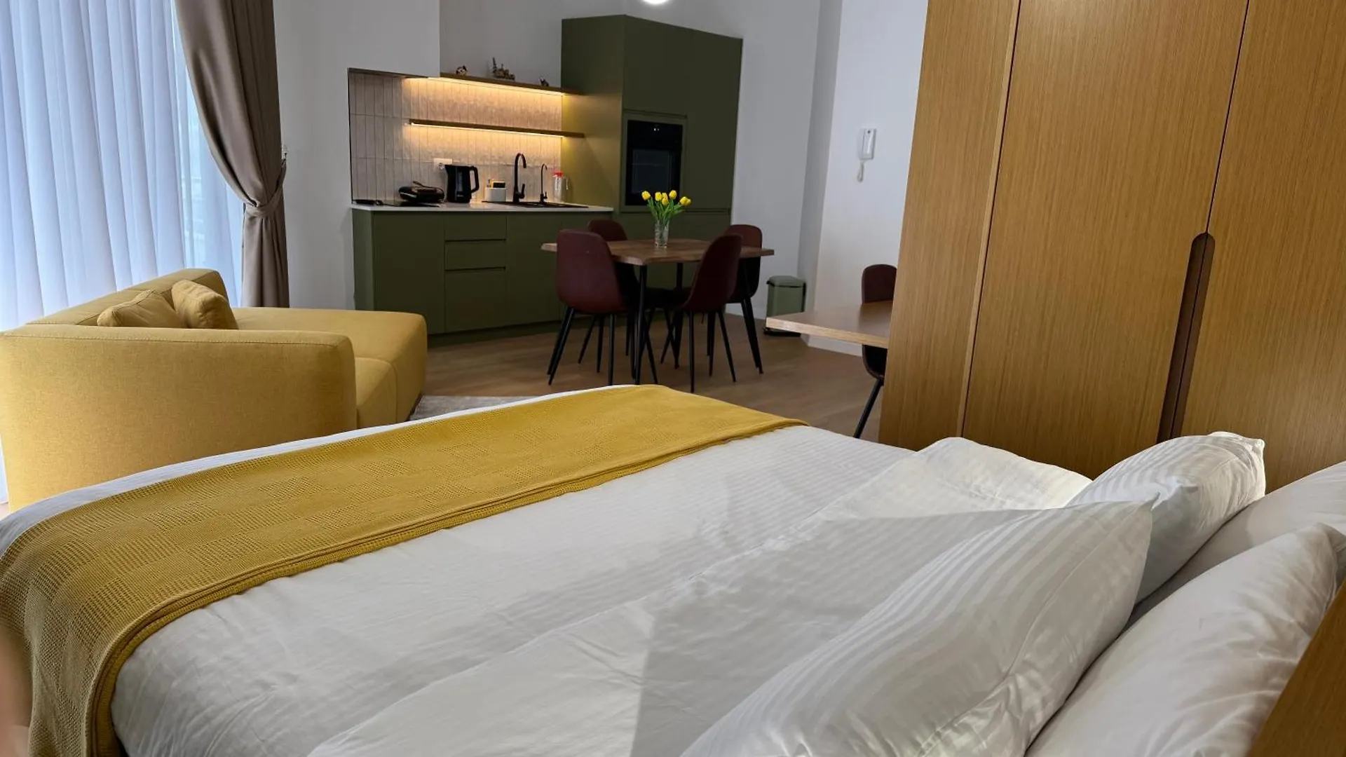 Flora Apartments Sarandë 0*,
