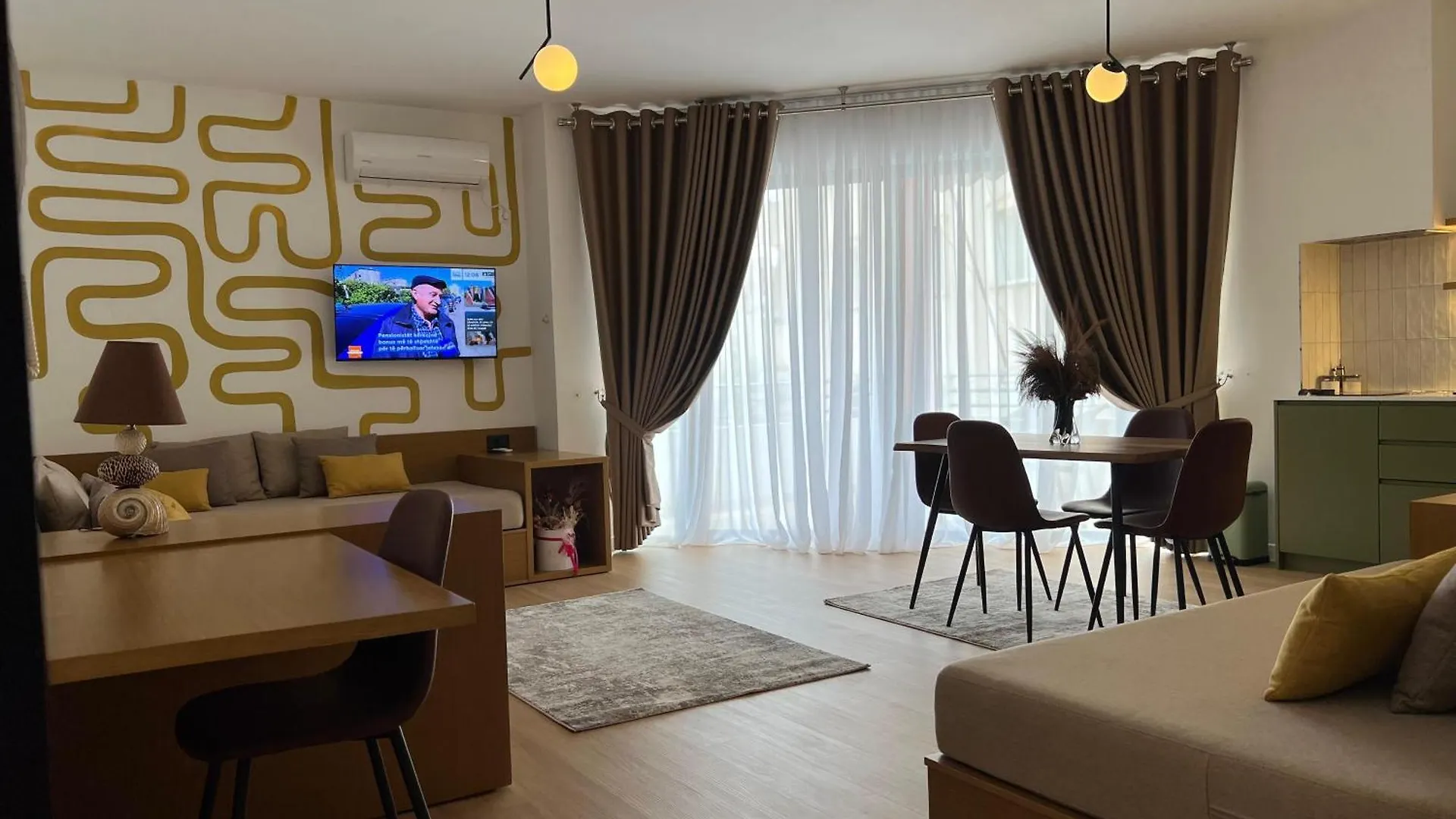 Flora Apartments Sarandë 0*,